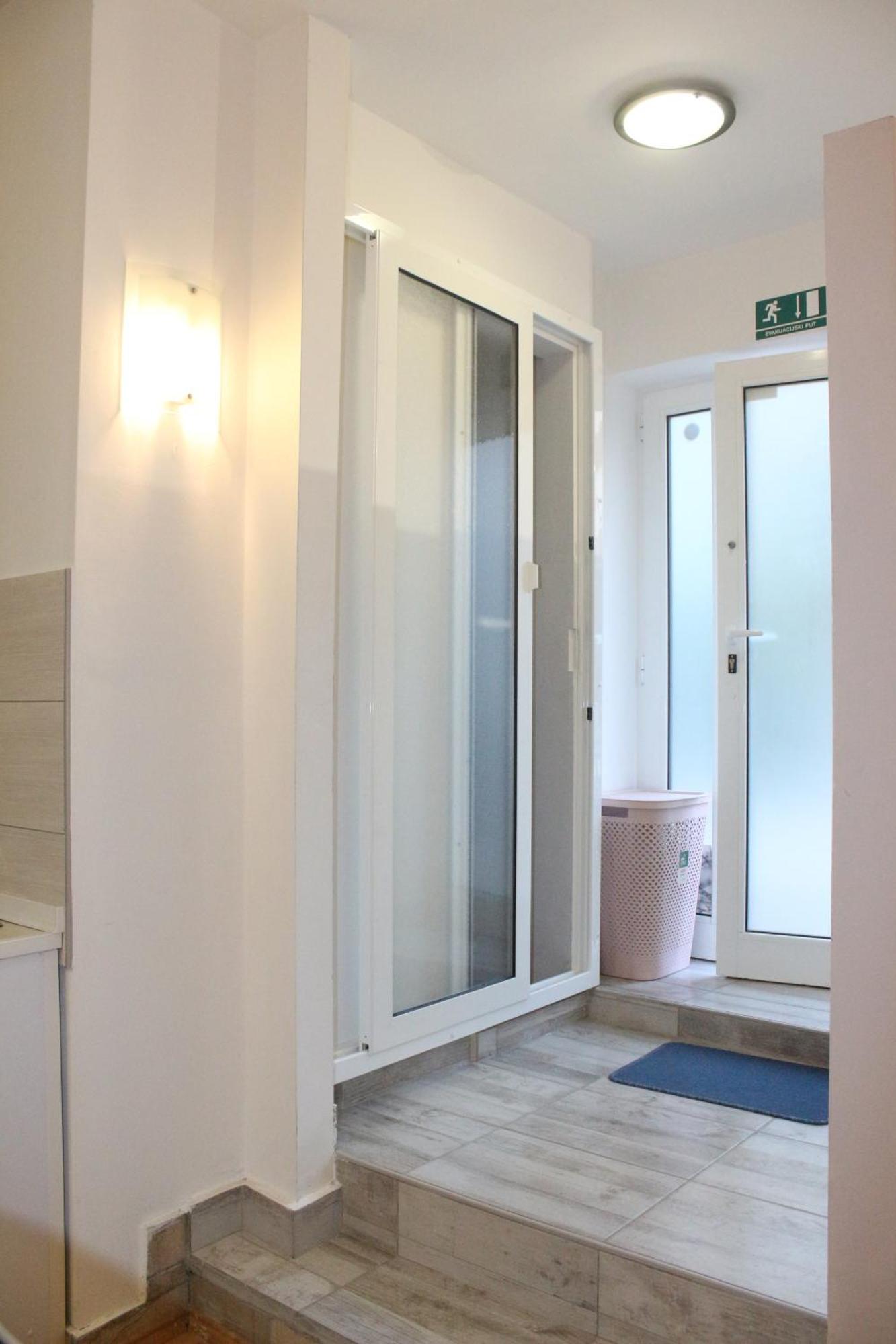 Klarisa Center With Terrace Apartma *